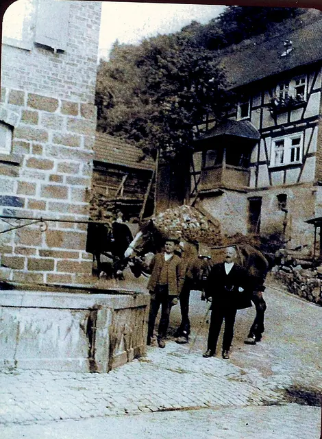 Schulbrunnen um 1910