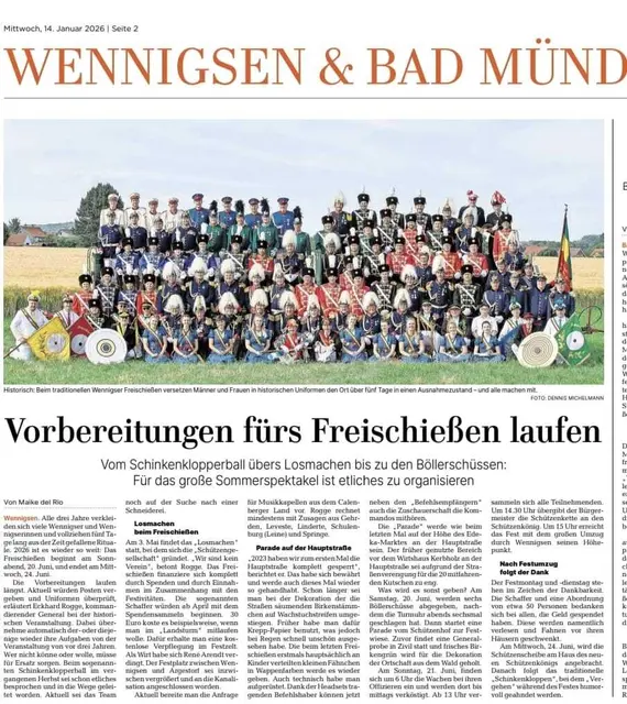 Mannschaftsbild Freischießen 2023 mit Volkskönig Winni von 2017 - 2023 = 6 Jahre amtierend  (auf dem Foto rechts weisses Hemd neben den Schaffern hinter Ehrendamen) | Foto: Winfried Gehrke