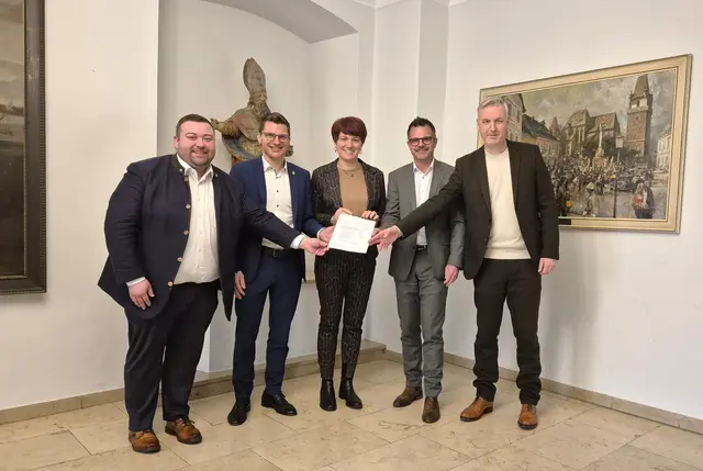 v.l.n.r.: Bürgermeister Sebastian Bernhard (Adelsried), Oberbürgermeister David Wittner (Nördlingen), Bürgermeisterin Katja Müller (Lauingen), Oberbürgermeister Jürgen Sorré (Donauwörth), Bürgermeister Steffen Richter (Westendorf) | Foto: R.Ziegelmüller, Stadt Donauwörth