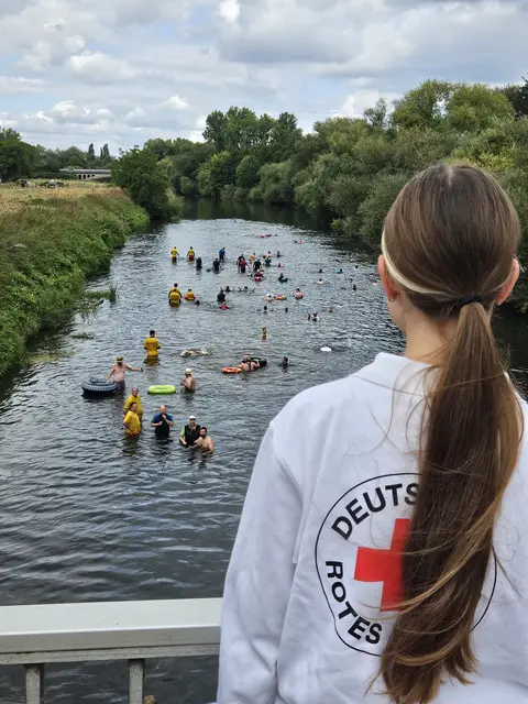 Sanitätsdienst beim Laatzener Leine-Schwimmen | Foto: © F. Hentschel/DRK Laatzen