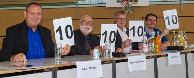 Die Juroren Albert Steidele, Manfred-Andreas Lipp, Fredl Fischer und Rainer Schollenberger (v. l.) freuen sich über gute Leistungen beim Wertungsspiel im ASM.