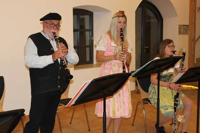 Das Mozarttrio im Brauerei Stadel von Bachhagel anläßlich "Kultur und wir": "I bin am Bach aufgwachsa."
