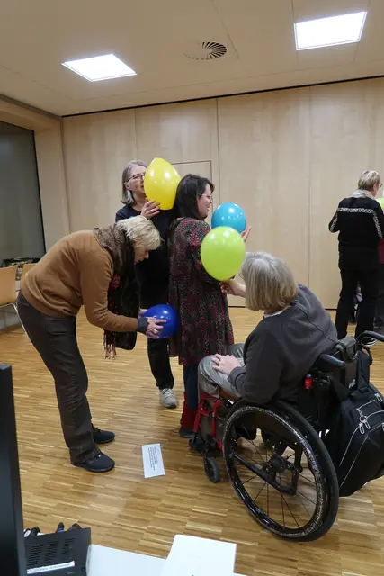 Im Gesangsworkshop entdecken die Teilnehmerinnen eine neue, spürbare Dimension ihrer Stimmen