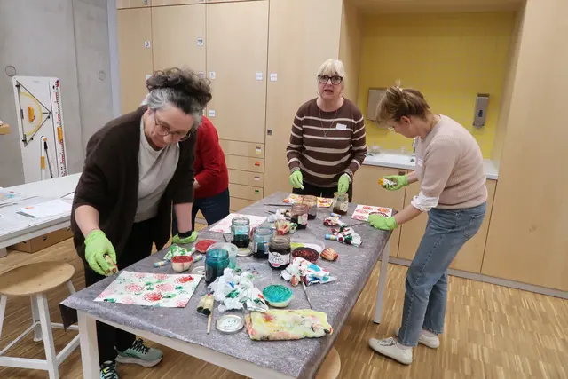 "Ich bin beeindruckt, was man alles kann", sagt eine Teilnehmerin dieses Workshops