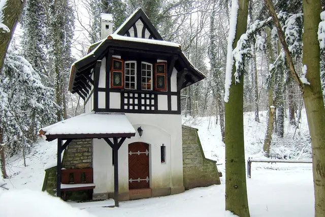 Burgwärterhäuschen auf der Alten Burg, im Zoo integriert