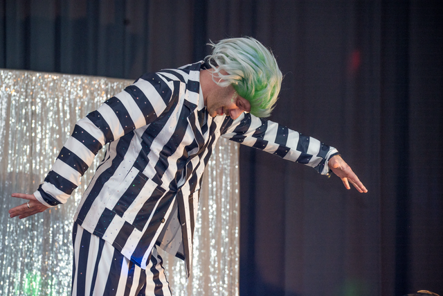 Zu einer wilden amerikanischen College-Abschlussparty unter dem Motto „Drölf vor Zwölf“ lädt das Gersthofener Männerballett Da Lachia in seiner Show der Karneval-Session 2025/2026 ein. | Foto: FSeventfoto