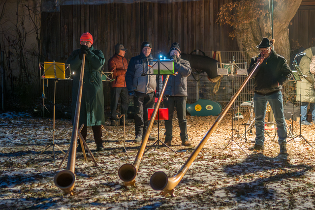 In den Abendstunden des Neujahrstags ist das Neujahrs-Böllern der Wulfertshausener Schützen eine beliebte Tradition. Mit dem aktuell sprichwörtlichen „Doppel- und Dreifach-Wumms“ wird mit donnernden Böllerschüssen aus den Flinten der Schützen das neue Jahr 2026 begrüßt. | Foto: FSeventfoto