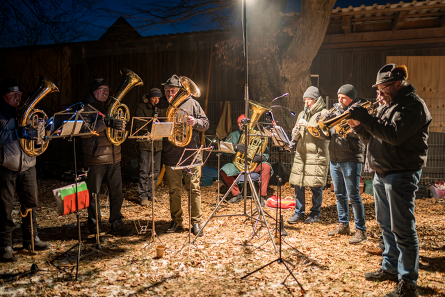 In den Abendstunden des Neujahrstags ist das Neujahrs-Böllern der Wulfertshausener Schützen eine beliebte Tradition. Mit dem aktuell sprichwörtlichen „Doppel- und Dreifach-Wumms“ wird mit donnernden Böllerschüssen aus den Flinten der Schützen das neue Jahr 2026 begrüßt. | Foto: FSeventfoto