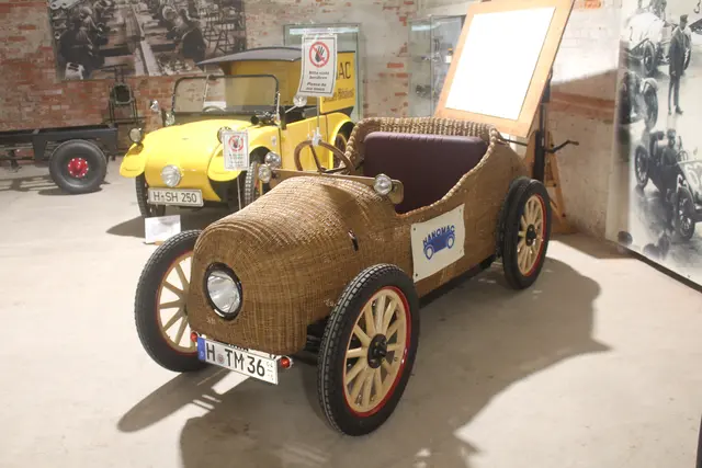 Früher Hybrid !!!  (Strandkorb-PkW)