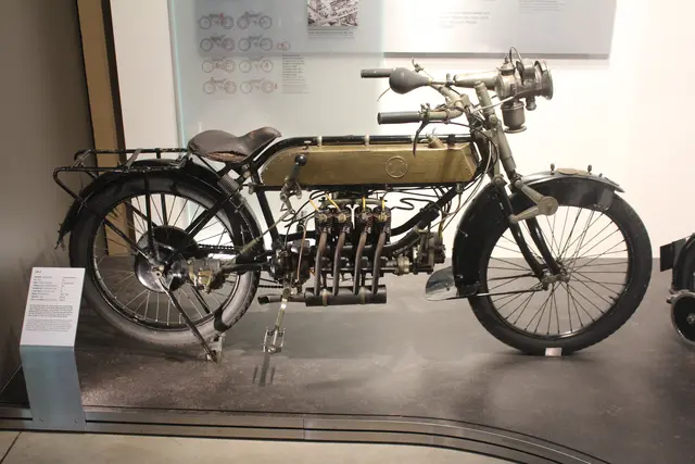 Die Anfänge der motorisierten Zweirad Mobilität.
