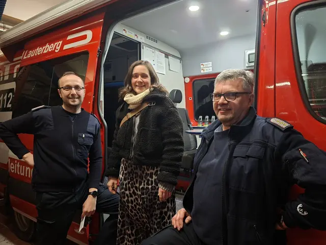 von links: Brandmeister von Bad Lauterberg Daniel Welz, Lea Peters, Stadtbrandmeiester Bernd Wiedemann