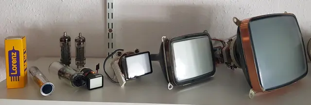Fernsehröhren in den unterschiedlichsten Größen und funktionen, gehören auch zur umfangreichen Röhrensammlungdes radio- und Telefonmuseums Wertingen. | Foto: Otto Killensberger