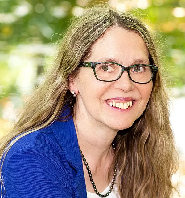 Annemarie Probst freut sich auf regen Besucherzuspruch beim Pflegestammtisch in Meitingen. | Foto: Peter Heider