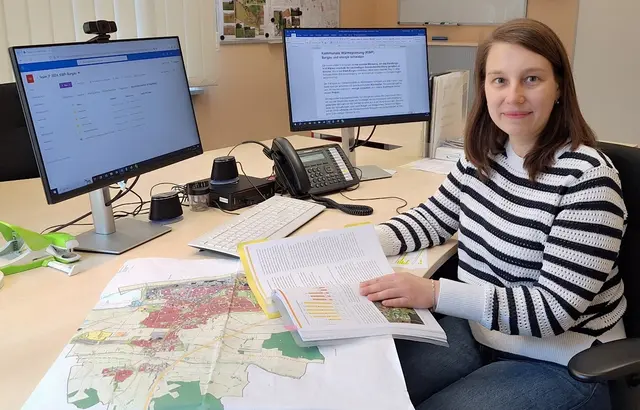 Maria Tischenko, Umwelt- und Klimaschutzmanagerin der Stadt Burgau, freut sich über den Abschluss der kommunalen Wärmeplanung.