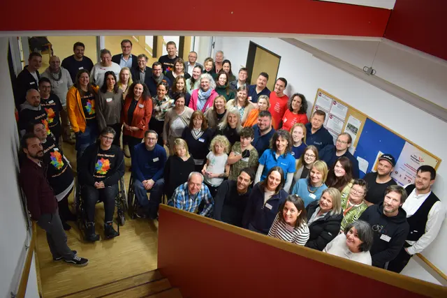 Die Aussteller und das Orga-Team der Orientierungsmesse sind glücklich und zufrieden über die Vielzahl und tollen Gesprächen mit Betroffenen und deren Angehörigen. | Foto: Ludwig Rabas