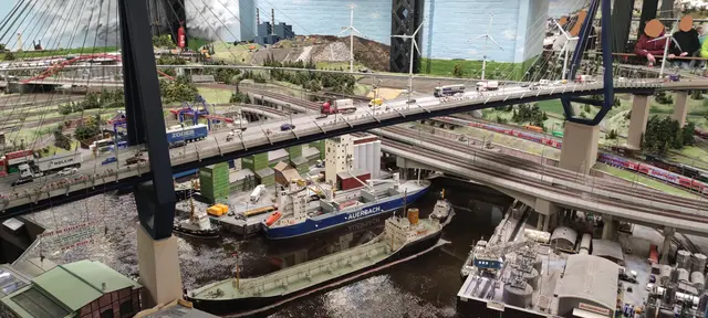 Die Köhlbrandbrücke im Miniatur Wunderland Hamburg