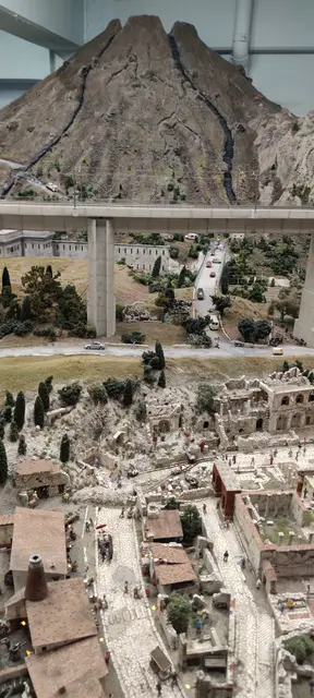 Die detailgetreuen Darstellungen im Miniatur Wunderland Hamburg bringen Groß und Klein zum Staunen