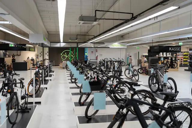 Der Gebrauchtrad-Spezialist Bike2Future hat eine große Auswahl verschiedener Modelle im Angebot - alle gründlich gecheckt und mit zwei Jahren Garantie auf Akkus und Motoren. | Foto: djd-k/Bike2Future