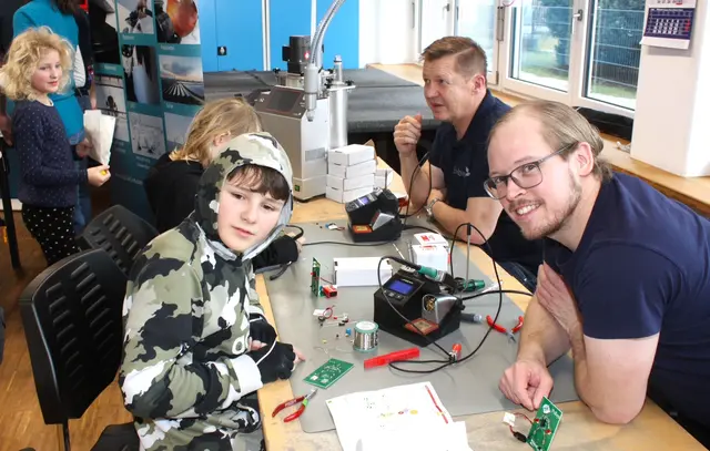 Unser Bilderbogen vermittelt einen Eindruck von der erfolgreichen Meitinger Orientierungsmesse, an der über 300 Besucher und Aussteller teilnahmen.   | Foto: Peter Heider