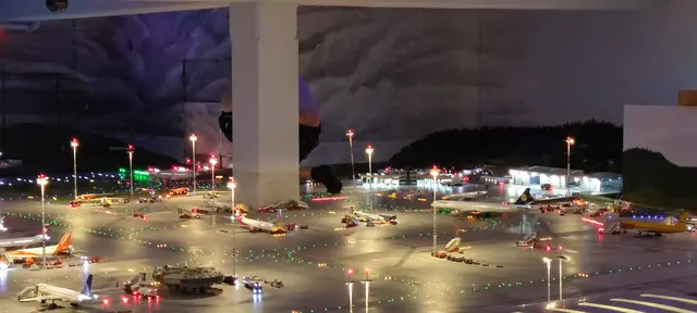 Alle 15 Minuten taucht die Szenerie in den Nachtmodus im Miniatur Wunderland Hamburg