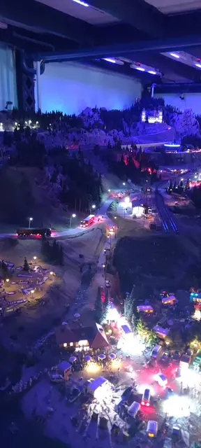 Alle 15 Minuten taucht die Szenerie in den Nachtmodus im Miniatur Wunderland Hamburg