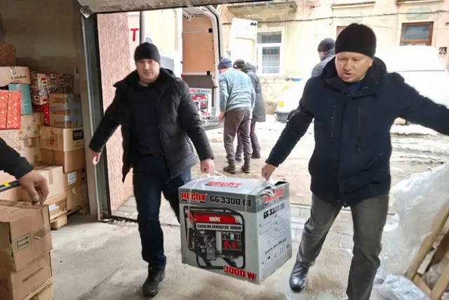 Neben den Ukraine Weihnachtspaketen verteilt Kolping auch Stromgeneratoren für hilfsbedürftige Haushalte ohne Strom, Wasser und Heizung.