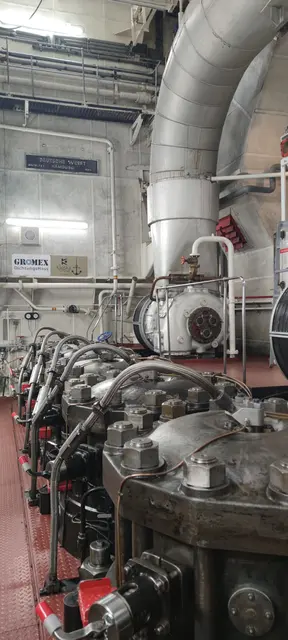 Im Maschinenraum der Cap San Diego