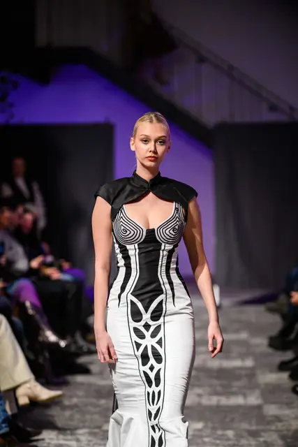 Die gebürtige Hamburgerin Katharina Jordan bestritt für ihre Agentur 1st Place Models bereits die Modewochen in Mailand, Paris und London und konnte jetzt auch in Berlin punkten. (Hier für Doris Berger/Rosengarten) | Foto: Mihael Vuzem