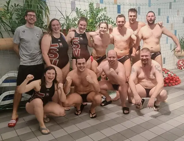 Es läuft für die Wasserballer: Die zweite Mannschaft des Lehrter SV konnte in Duingen auch ihr zweites Saisonspiel gewinnen. | Foto:  Marte Funda-Bendrien.