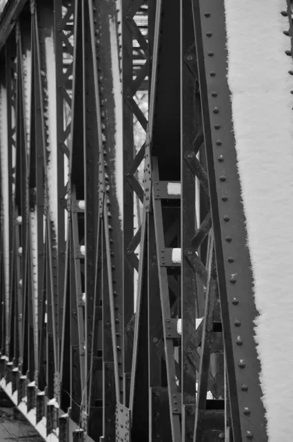 Kontraste in S/W wie bei dieser Staglfachwerk-Brücke - da braucht man keine Farbe.