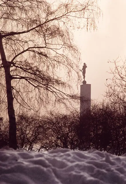 Die Fackelträgersäule
