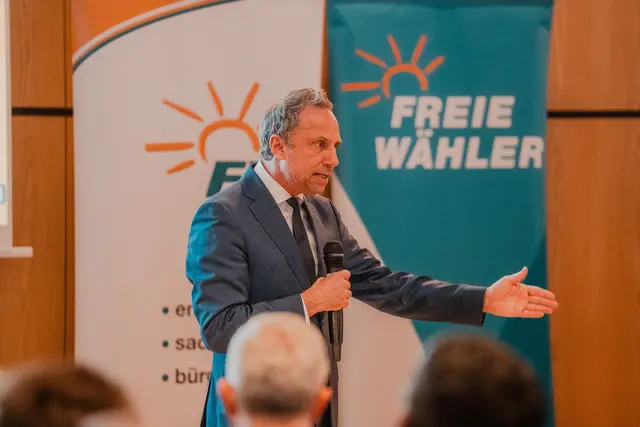 Für den Bayerischen Staatsminister Thorsten Glauber ist die Nähe zum Bürger ein ganz wichtiger Faktor für eine erfolgreiche politische Tätigkeit.