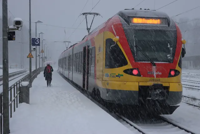 Hinterer Triebwagen des RE98 nach Frankfurt