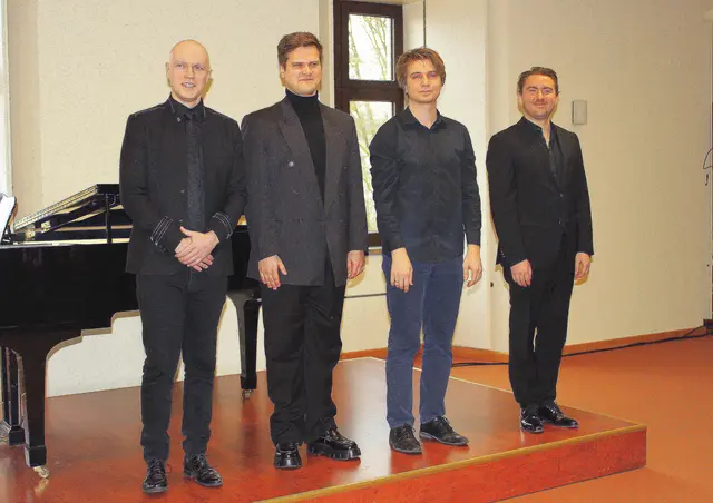 Mikołaj Suchanek, Kilian Sladek, Evgeny Konnov und Daniel Holzhauser freuten sich über den Beifall des Wertinger Publikums