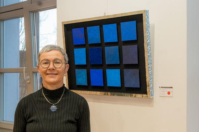 "In der Tiefe" - Ausstellung der Friedberger Kunstspechte e.V. in der Friedberger Archivgalerie. "Tiefblau vor Tiefschwarz" heißt das Werk von Eva Kopp | Foto: FSeventfoto