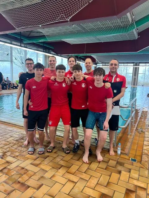 Eine tolle Leistung der Herrenmannschaft des Schwimmteams Neusäß.