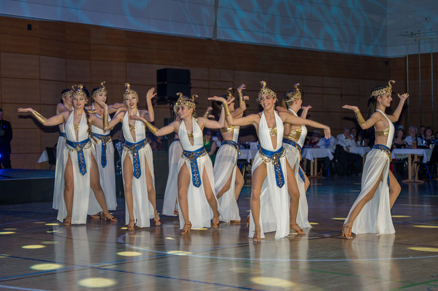 52. Ball der Margerite vom BRK-Kreisverband Aichach Friedberg - Auf Weltreise mit der Showtanzgruppe der Meringer Lach Moro | Foto: FSeventfoto