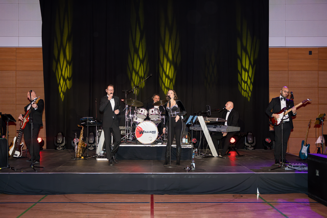 52. Ball der Margerite vom BRK-Kreisverband Aichach Friedberg - Die Joe Williams Band unterhielt die Ballgäste mit Spitzenmusik | Foto: FSeventfoto