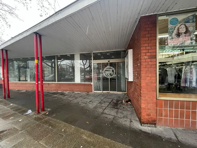 Ladenzeile an der Peiner Straße