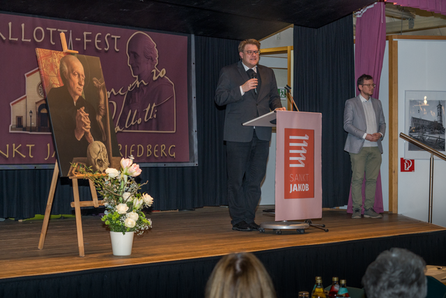 Jakobsbecher für Landrat Dr. KLaus Metzger - Stadtpfarrer Pater Steffen Brühl bei der Laudatio | Foto: FSeventfoto