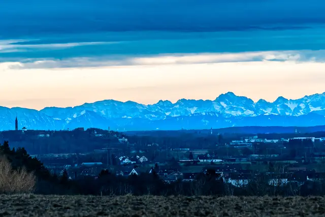 Friedberg, Mering und Merching vor den Alpen.

Das Wittelsbacher Land den Bergen ganz nah.