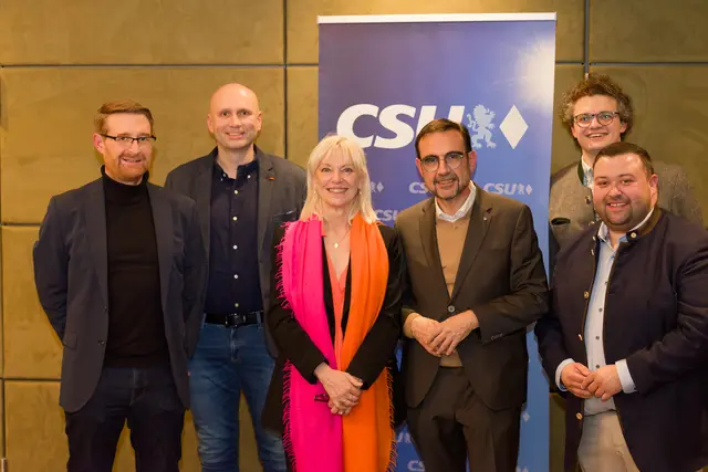 „Die Gesundheitskompetenz Bayerns ist heute bei uns in Adelsried exklusiv versammelt“ – Gesundheitsexpertin Carolina Trautner, MdL, und Fraktionsvorsitzender Klaus Holetschek, Gesundheitsminister a.D., kamen auf Einladung von Sebastian Bernhard und dem CSU Ortsverband nach Adelsried. | Foto: Matthias Barth