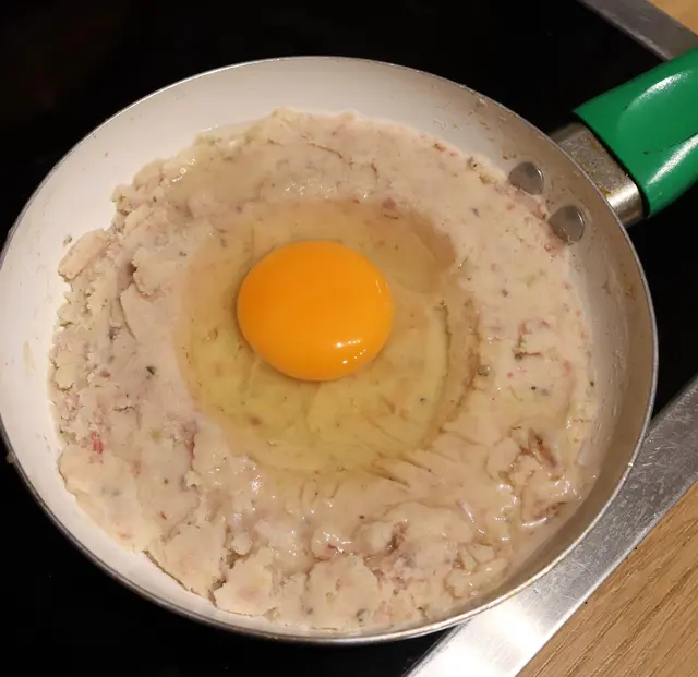 Kartoffel-Leberwurst Pfanne mit Ei