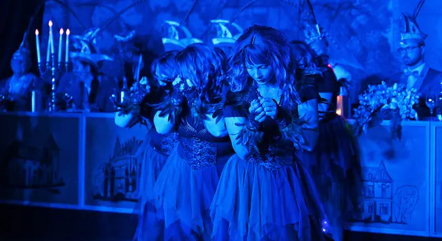 Hexen hexen bei Blau-Weiß