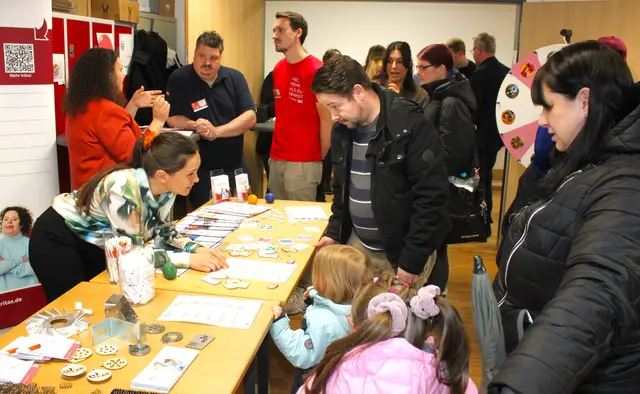 Die diesjährige Orientierungsmesse der bisherigen FamilienAuszeit erfreute sich großem Besucher- und Austellerzuspruch. | Foto: Peter Heider
