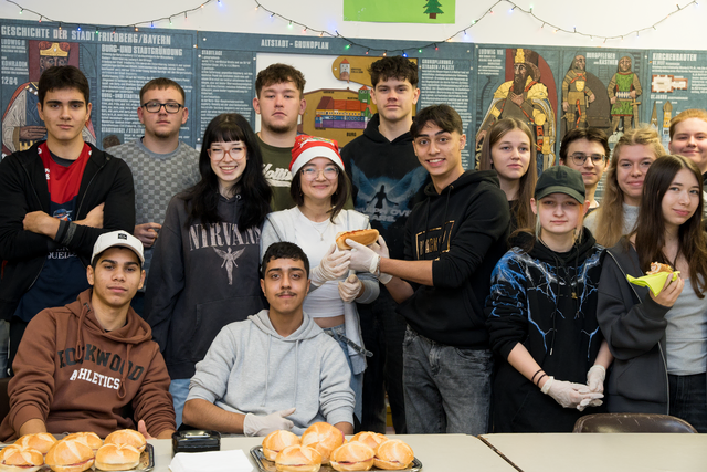 Hilfe für Ndanda/Tansania - Mit den Einnahmen aus dem Pausenverkauf in der Adventszeit unterstützen Friedbergs Mittelschüler noch heute das Ndanda-Projekt (Archivbild) | Foto: FSeventfoto