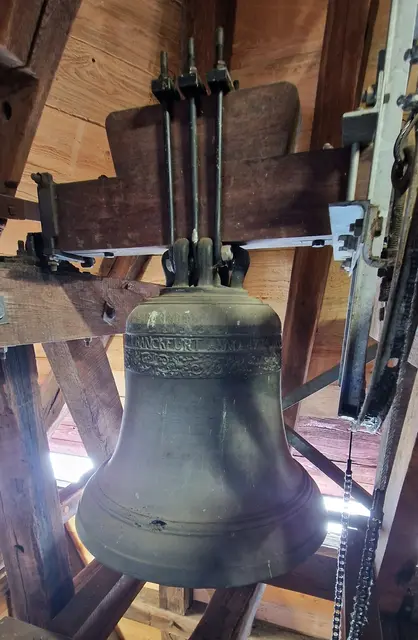 Glocke in der alten Kirche Allendorf/Eder von Johann Georg &amp; Johannes Schneidewind in Frankfurt 1774 gegossen