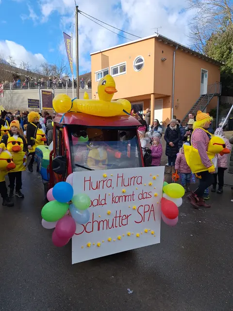 "Hurra, Hurra, bald kommt das Schmutter SPA"