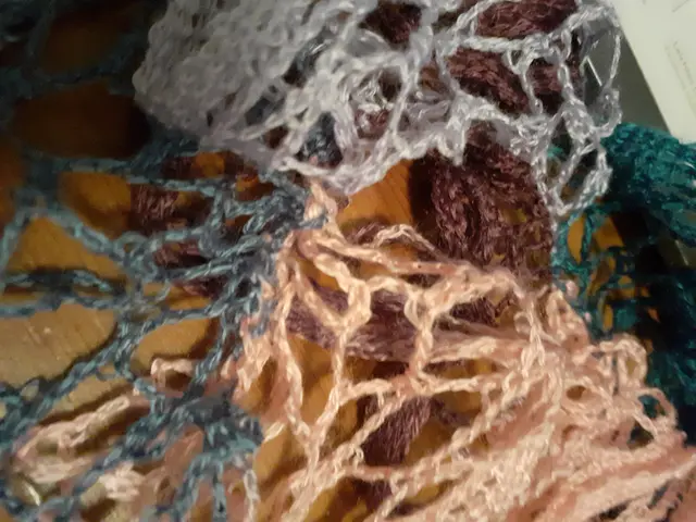 Mein Versuch, die Wolle zu verhäkeln. | Foto: Iris Alefelder