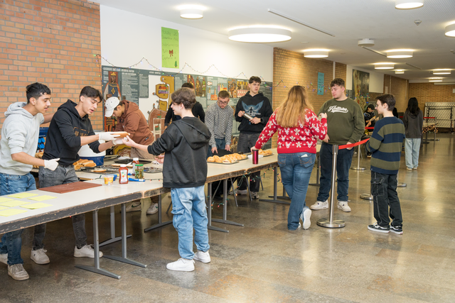 Hilfe für Ndanda/Tansania - Mit den Einnahmen aus dem Pausenverkauf in der Adventszeit unterstützen Friedbergs Mittelschüler noch heute das Ndanda-Projekt (Archivbild) | Foto: FSeventfoto